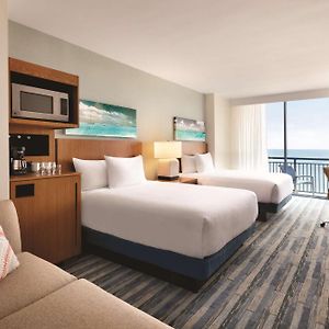Zimmer mit Queensize-Bett und mit Ozeanblick